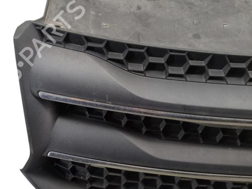 Used Grille DACIA SANDERO II TCe 90 (B8M1, B8MA, B8AC) (90 hp) 31602662