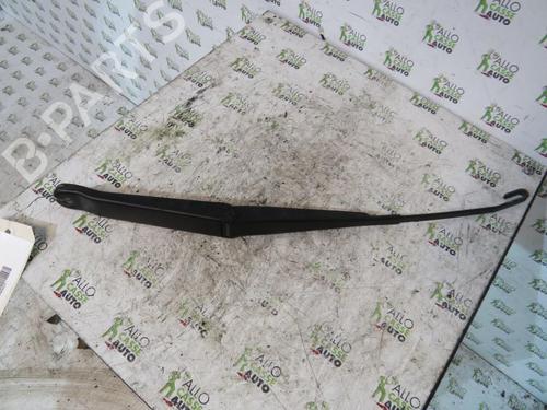Used Front windshield wiper arm FIAT PUNTO (188_) 1.9 DS 60 (188.031, .051, .231, .251) (60 hp) 25086506