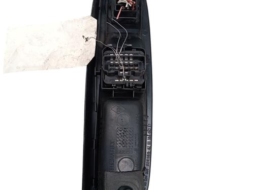 Used Left front window switch RENAULT CLIO II (BB_, CB_) 1.5 dCi (B/CB07) (65 hp) 30399450