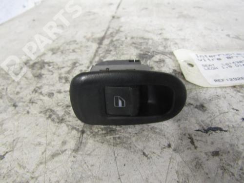 Used Right rear window switch Right rear window switch SEAT LEON (1M1) 1.9 TDI (110 hp) 10592309 10592309