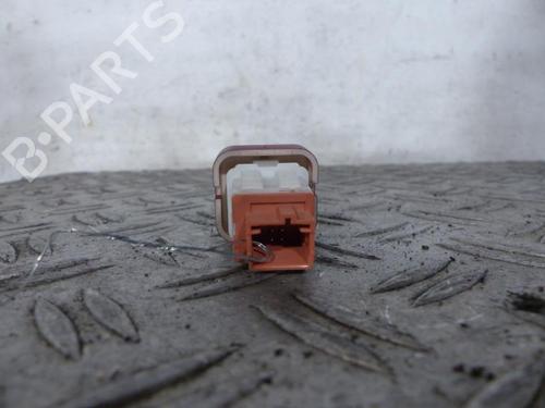 Used Warning switch Warning switch PEUGEOT 407 (6D_) 2.0 HDi 135 (6DRHRH, 6DRHRE, 6DRHRG, 6DRHRJ) (136 hp) 25091120 25091120