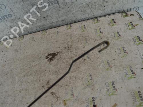 Used Front windshield wiper arm Front windshield wiper arm RENAULT CLIO I (B/C57_, 5/357_) 1.9 D (B/C/S576, B/C/S57L) (64 hp) 25071107 25071107