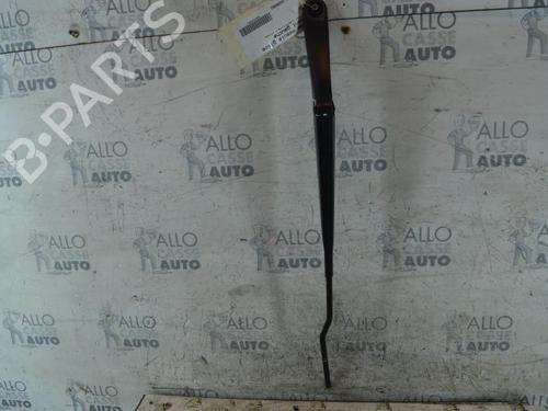 Used Front windshield wiper arm CITROËN C3 II (SC_) 1.6 HDi 90 (90 hp) 25115197