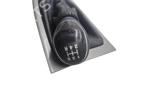 shift-knob-ford-focus-iii-2010-2011-2012-2013-2014-2015-2016-2017-2018-2019-2020-30971629 main image
