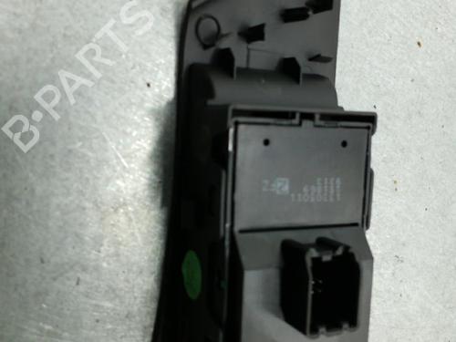Used Left front window switch OPEL ASTRA H (A04) [2004-2014]  25104606