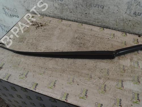 Used Front windshield wiper arm BMW 3 Touring (E46) 320 d (150 hp) 25097370