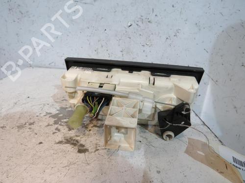 climate-control-opel-corsa-c-x01-2000-2001-2002-2003-2004-2005-2006-2007-2008-2009-25092703 main image