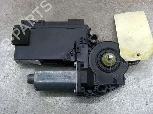 Moteur de lève-vitre arrière gauche VW TOUAREG (7LA, 7L6, 7L7) 2.5 R5 TDI (174 hp) 25093119