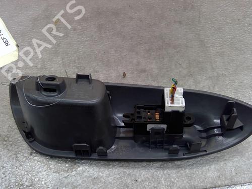 Used Left rear window switch NISSAN JUKE (F15) 1.5 dCi (110 hp) 25110671