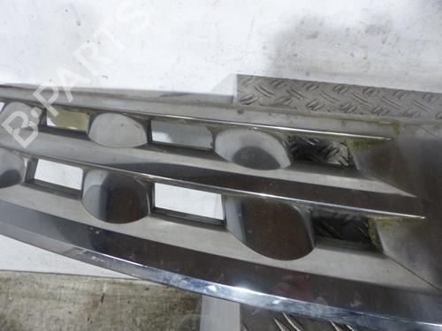 Used Grille NISSAN MURANO I (Z50) 3.5 4x4 (234 hp) 25079982