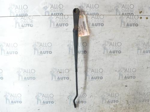 Used Front windshield wiper arm LAND ROVER FREELANDER I (L314) 2.0 DI 4x4 (98 hp) 25071076