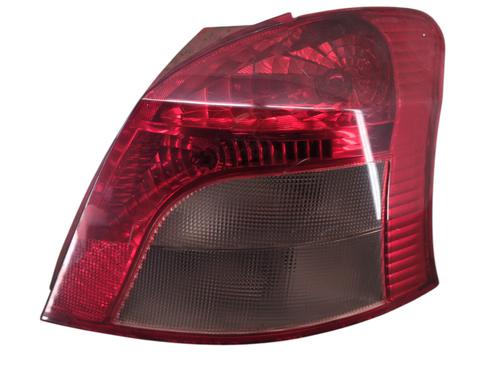 Højre baglygte TOYOTA YARIS (_P9_) 1.4 D-4D (NLP90_, NLP90R) (90 hp) 29327031
