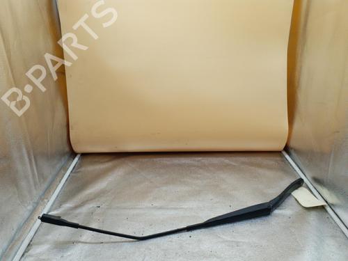 Used Front windshield wiper arm ALFA ROMEO MITO (955_) 1.6 JTDM (955AXC1B) (120 hp) 25089751