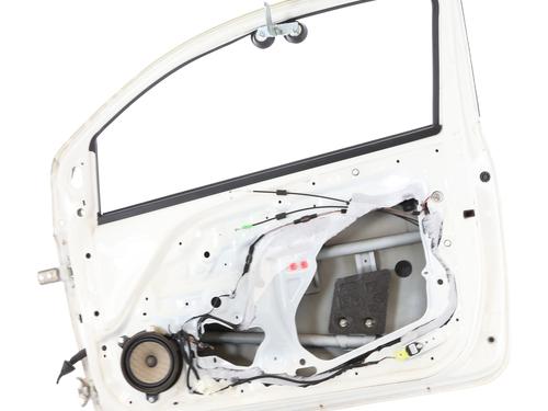 right-front-door-toyota-aygo-_b4_-2014-37411489 main image