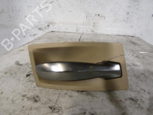 Venstre fortil invendig håndtag BMW 5 Touring (E61) 530 d (218 hp) 25113562