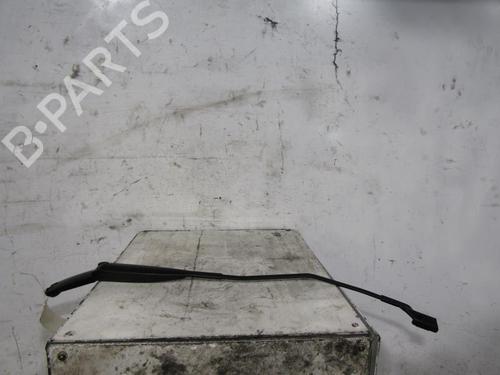 Used Front windshield wiper arm FIAT BRAVO II (198_) 1.4 (198AXA1B) (90 hp) 25085181