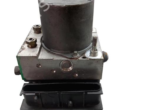Used ABS pump NISSAN MICRA III (K12) 160 SR (110 hp) 25062032