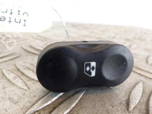 Used Right front window switch Right front window switch DACIA SANDERO 1.5 dCi (68 hp) 10589150 10589150