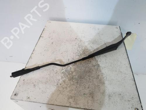 Used Front windshield wiper arm FIAT GRANDE PUNTO (199_) 1.3 D Multijet (75 hp) 25086324
