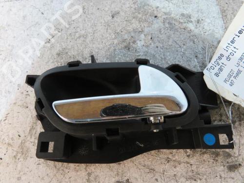 Used Front right interior door handle PEUGEOT 407 (6D_) 2.0 HDi 135 (6DRHRH, 6DRHRE, 6DRHRG, 6DRHRJ) (136 hp) 25067060