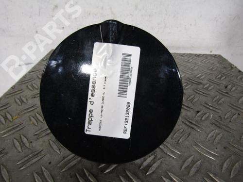 Used Fuel flap Fuel flap MERCEDES-BENZ M-CLASS (W163) ML 270 CDI (163.113) (163 hp) 10589089 10589089