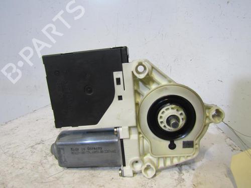 Rudehejsemotor bagstkærm venstre SEAT ALTEA (5P1) 2.0 TDI 16V (140 hp) 25094102
