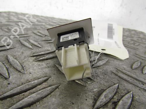 Used Warning switch Warning switch SKODA SUPERB II (3T4) 2.0 TDI 16V (140 hp) 25080229 25080229