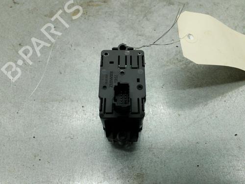Used Switch RENAULT SCÉNIC III (JZ0/1_) 1.5 dCi (106 hp) 25077894
