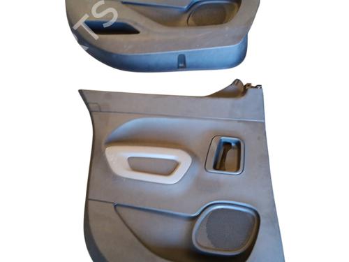 seats-set-peugeot-rifter-2018-26887072 main image