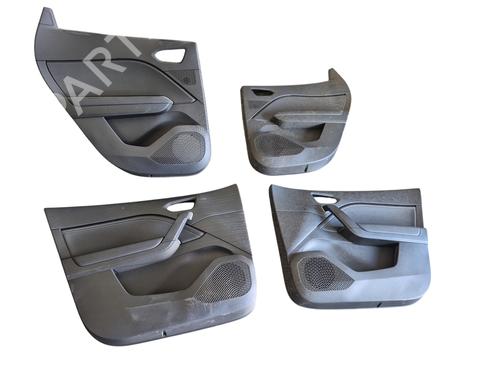 Used Seats set Seats set RENAULT CAPTUR II (HF_) TCe 90 (HFM6) (91 hp) 26147375 26147375