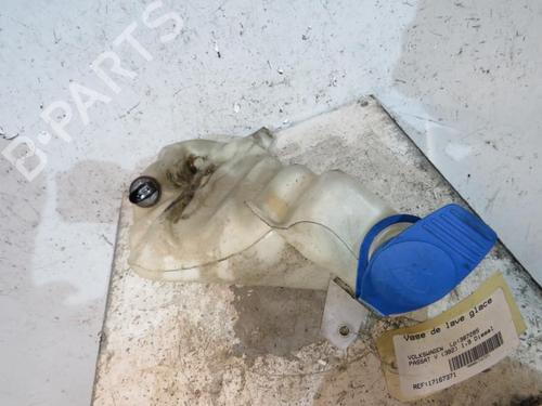 Used Windscreen washer tank VW PASSAT B3/B4 (3A2, 35I) [1988-1997]  25066751