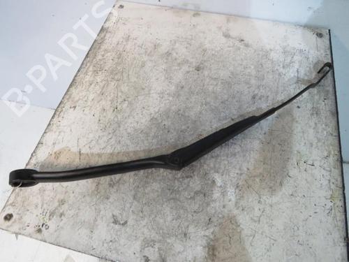 Used Front windshield wiper arm NISSAN PRIMERA Hatchback (P11) 2.0 TD (90 hp) 25097107