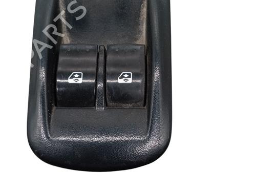 Interrupteur de vitre avant gauche RENAULT TRAFIC II Van (FL) 1.9 dCi 80 (FL0B) (82 hp) 31858386