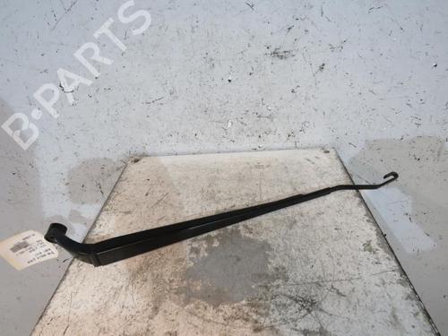 Used Front windshield wiper arm TOYOTA COROLLA (_E12_) 1.4 D (NDE120_, NDE120R) (90 hp) 25066924
