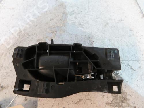 Front left interior door handle PEUGEOT 407 (6D_) 2.0 HDi 135 (6DRHRH, 6DRHRE, 6DRHRG, 6DRHRJ) | BP25081074I13 
