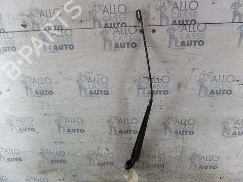 Used Front windshield wiper arm PEUGEOT 306 Hatchback (7A, 7C, N3, N5) 1.9 D (68 hp) 25115291