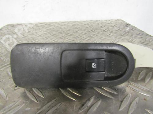Used Right front window switch Right front window switch RENAULT SCÉNIC II (JM0/1_) 1.5 dCi (JM1E, JM16) (106 hp) 10590916 10590916