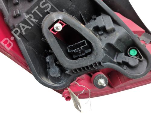 Piloto trasero derecho PEUGEOT 308 I (4A_, 4C_) 2.0 HDi (136 hp) 32493113