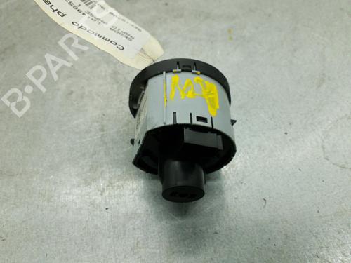 Used Switch SKODA RAPID (NH3, NK3, NK6) 1.6 TDI (105 hp) 25104424