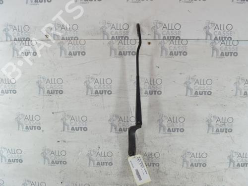 Used Front windshield wiper arm VW POLO III (6N1) [1994-1999]  25097530