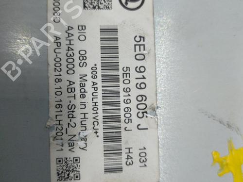 Multifunctionele display SKODA OCTAVIA III Combi (5E5, 5E6) 1.4 TSI (150 hp) 25088871