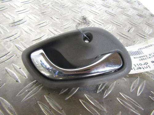 Høyre bak invendig håndtak OPEL AGILA (A) (H00) 1.2 16V (F68) (75 hp) 25096055