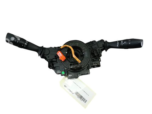 Used Steering column stalk TOYOTA AURIS (_E18_) 1.8 Hybrid (ZWE186_, ZWE186R) (136 hp) 33028750