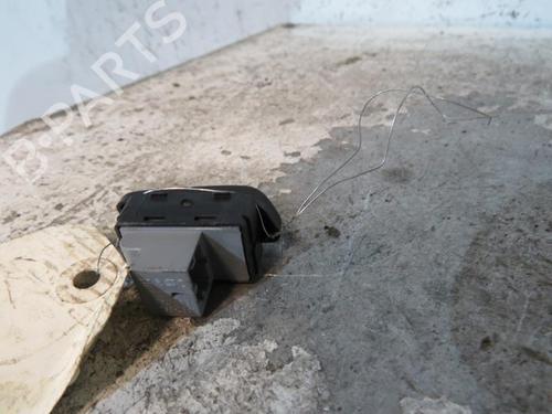 Used Right front window switch Right front window switch VW POLO IV (9N_, 9A_) 1.4 TDI (80 hp) 25092107 25092107