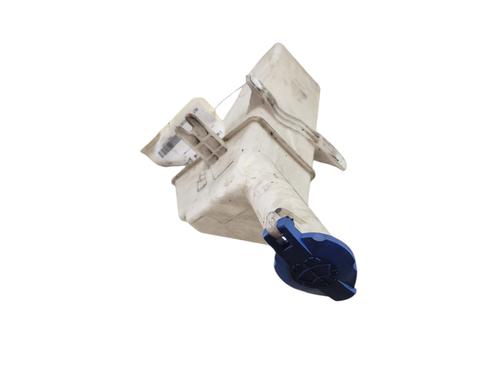 windscreen-washer-tank-kia-venga-yn-2010-2011-2012-2013-2014-2015-2016-2017-2018-2019-30911112 main image