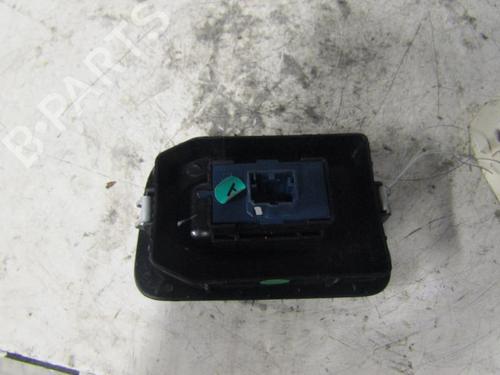 Used Right front window switch Right front window switch FIAT FIORINO Box Body/MPV (225_) 1.3 D Multijet (95 hp) 25064388 25064388