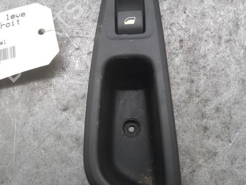 Used Right rear window switch Right rear window switch PEUGEOT 308 I (4A_, 4C_) 1.6 HDi (112 hp) 25074857 25074857