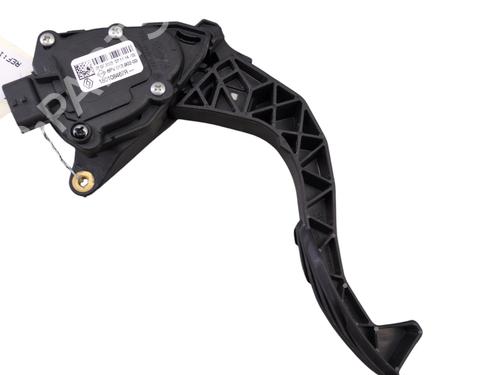 BP28132182I4 main image