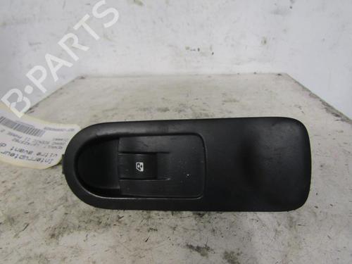 Used Right front window switch RENAULT SCÉNIC II (JM0/1_) [2003-2010]  25105426