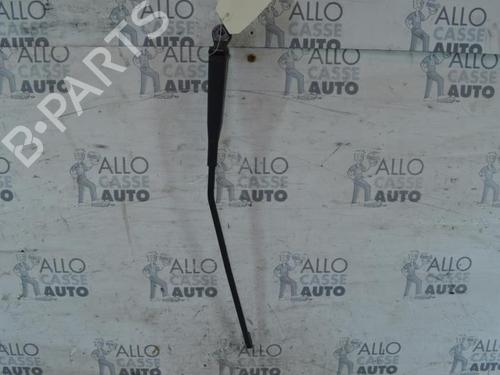 Used Front windshield wiper arm RENAULT KANGOO (KC0/1_) [1997-2025]  25097601
